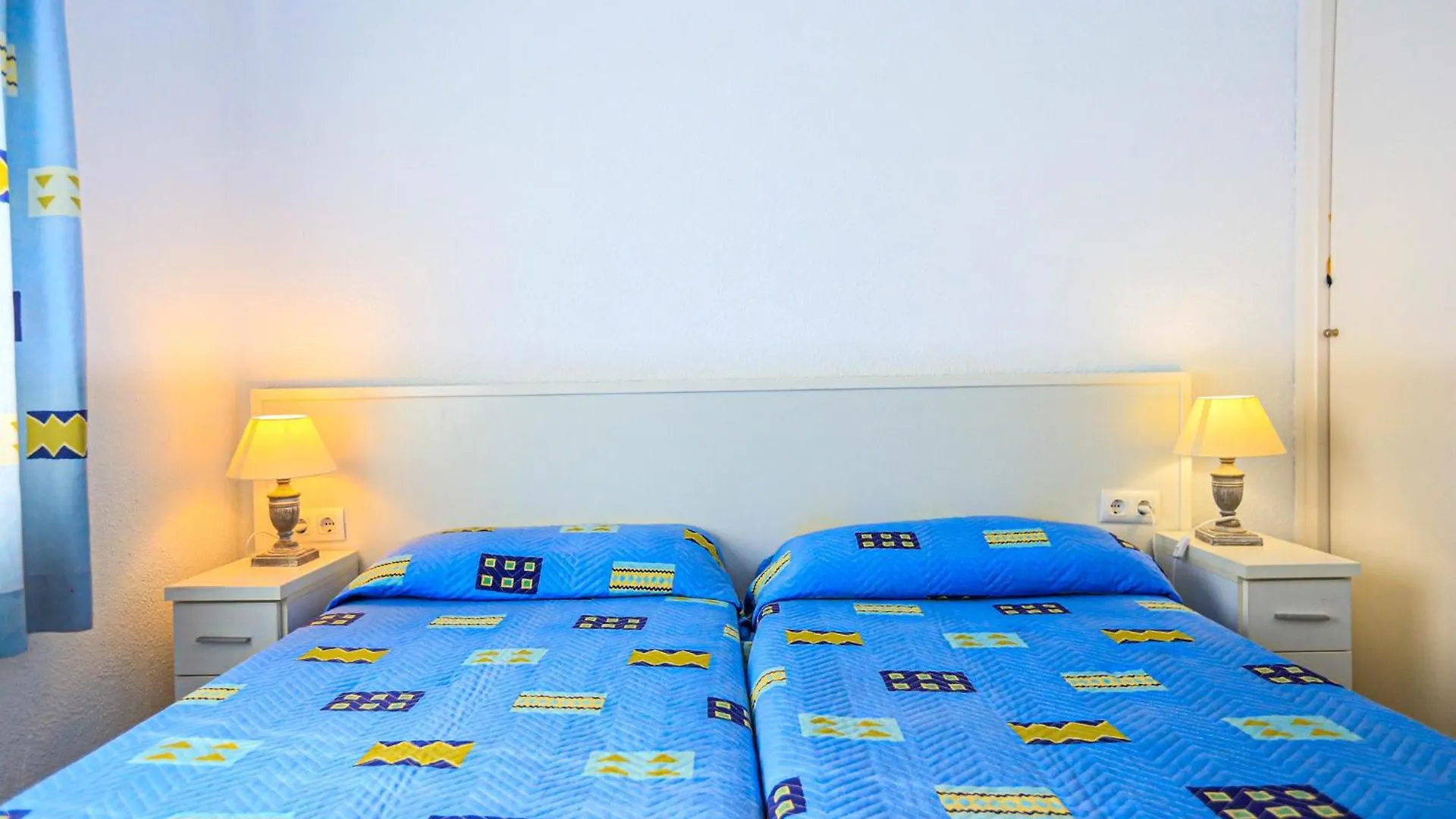 Xaloc Only Families Apartment Cambrils Spain